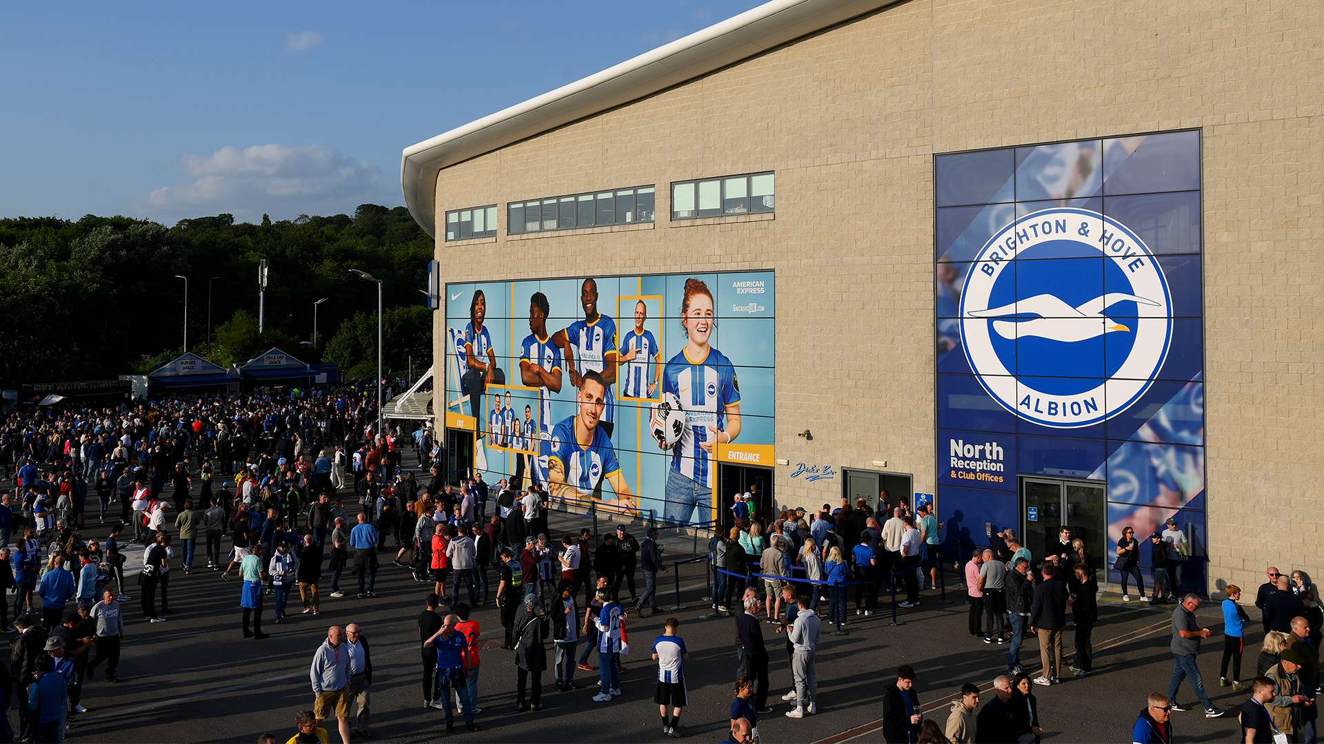 曼聯告別中場大將！弗雷德加盟土超費內巴切！.